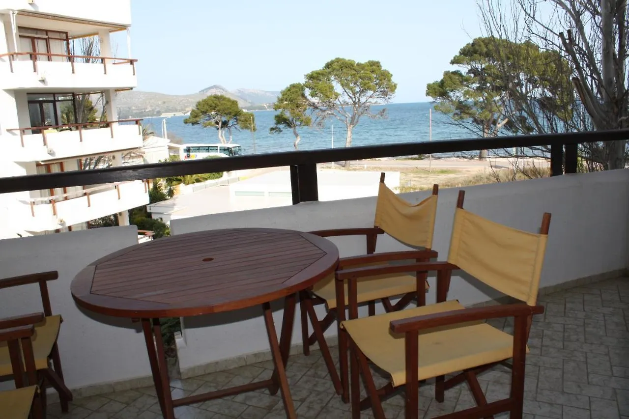 Llenaire Mar: Beachfront Apartment With Pool location