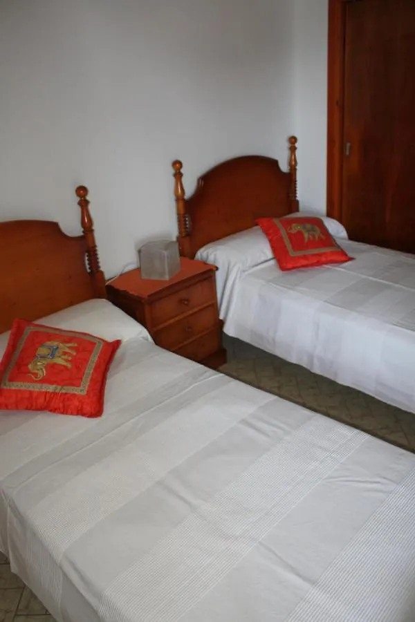 Llenaire Mar: Beachfront Apartment With Pool Pollenca