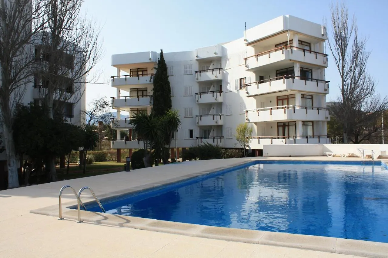 Llenaire Mar: Beachfront Apartment With Pool Pollenca 0*,  Spain